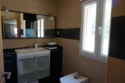 Una cocina o zona de cocina en casa sierra avellaneda avila