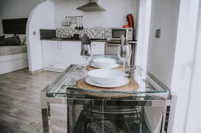 Una cocina o zona de cocina en ERES EMÉRITA 