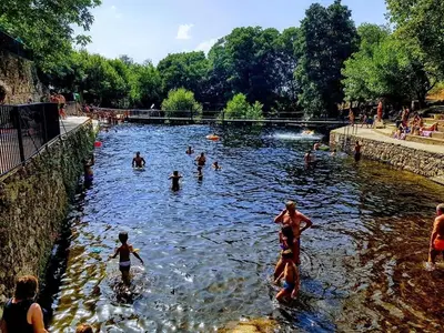 Clientes alojados en APTO RURAL FRAGARIA - PISCINAS NATURALES Casas del Monte- entorno natural unico 
