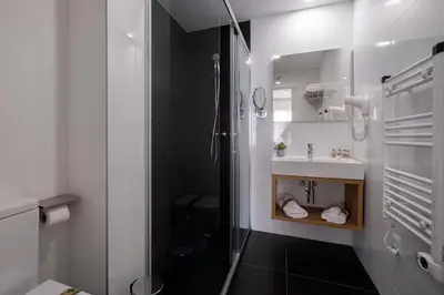 Un baño de Luxor Torre del Clavero Apartments