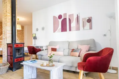 Zona de estar de Apartamentos rurales Posada de Monfragüe con jacuzzi