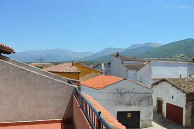 Vista general de una montaña o vista desde the country house