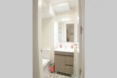 Un baño de VUT La Casa de las Flores