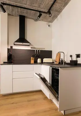 Una cocina o zona de cocina en ERASMUS PLAZA