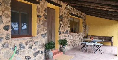 Un patio o zona al aire libre en casa Rural Las Traviesas