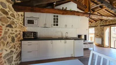 Una cocina o zona de cocina en Casas del Castillo, 2