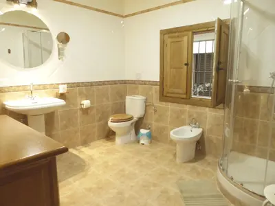 Un baño de La Serrana de la Vera Casa Rural TR-CC-00366