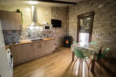 Una cocina o zona de cocina en Apartamento Buenavista con Jacuzzi y Jardín privado en Abadia ATT-CC-0608