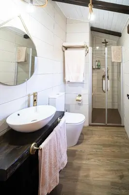 Un baño de Apartamento Buenavista con Jacuzzi y Jardín privado en Abadia ATT-CC-0608