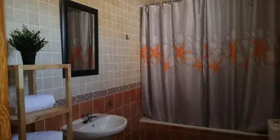 Un baño de Alojamientos El Chorro