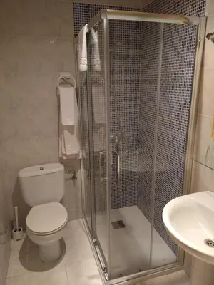 Un baño de Hostal Avenida