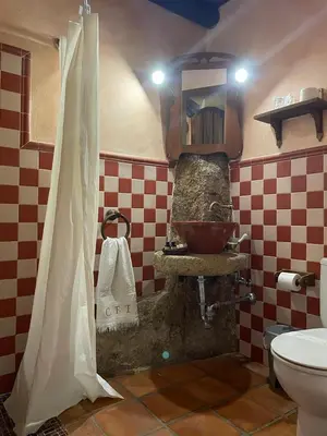 Un baño de Casa Rural El Fontano CR-CC-182