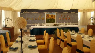 Un restaurante o sitio para comer en Hotel Don Juan