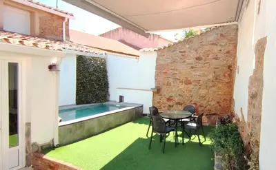 Piscina en o cerca de Casa Rural La Salamandrija- con chimenea, patio y barbacoa