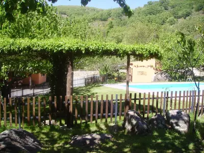 Piscina en o cerca de Albergue Turistico Valle del Ambroz