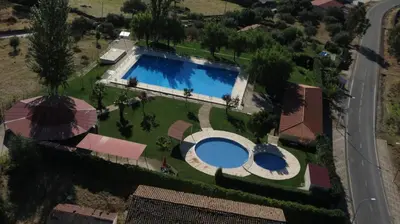 Piscina en o cerca de Vía Caparra Superior