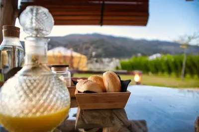 Comida en o cerca de este tented camp