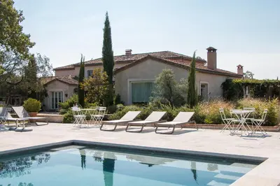 Piscina en o cerca de La Casa de los Tomillares
