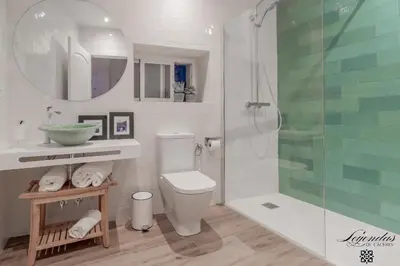 Un baño de Casa Leyendas de Cáceres - en plena zona monumental