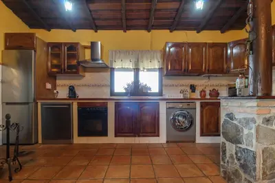 Una cocina o zona de cocina en Casa Rural Manantío Blanco
