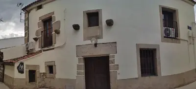 Edificio en el que se encuentra el albergue