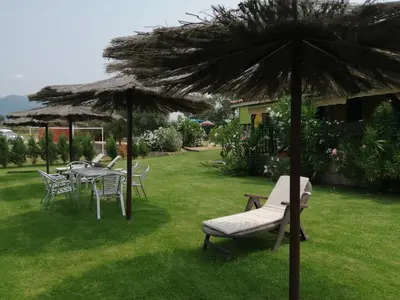 Jardín al aire libre en Alojamientos LUNADA