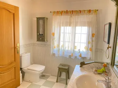 Un baño de Casa Pedraza CON PISCINA PRIVADA