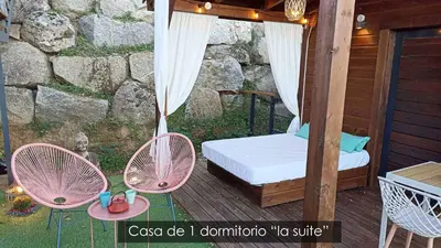 Cama o camas de una habitación en NidoGredos Cabañas Ecológicas de Diseño