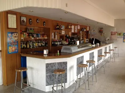 El salón o zona de bar de Mesón de Lagartera