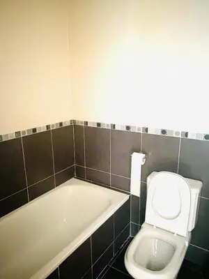 Un baño de VUT LA TABERNA I