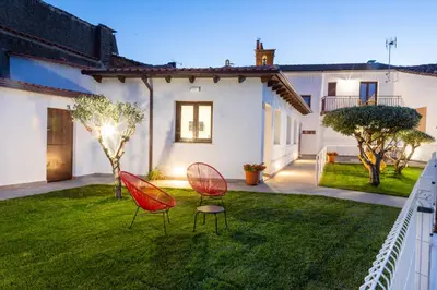 Jardín al aire libre en Apartamentos Rurales Cielo de Monfragüe