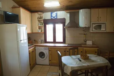 Una cocina o zona de cocina en CASA DE PIEDRA