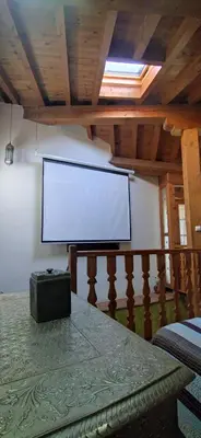 Una televisión o centro de entretenimiento en El Balconcillo-Los Sitios de Aravalle