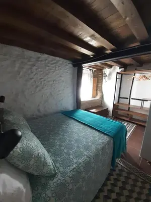 Cama o camas de una habitación en HERVÀS Y VUELVES ( la casita de la piedra )