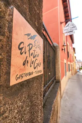 Certificado, premio, señal o documento que está expuesto en La Posada de la Gula