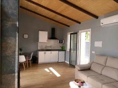 Una cocina o zona de cocina en Bungalow Sierra San Vicente