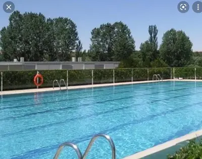 Piscina en o cerca de Rioja Martín