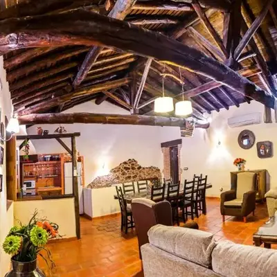 'El Charcón' Casa con piscina compartida