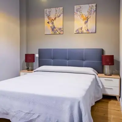 A - Apartamento elegante con piscina compartida