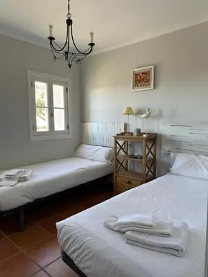 Cama o camas de una habitación en Una casita en el campo dentro de la ciudad