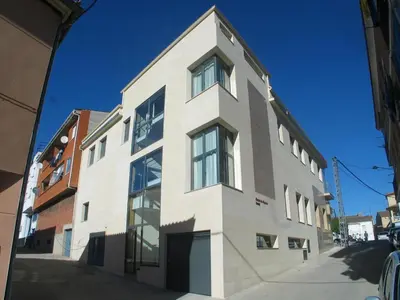 Edificio en el que se encuentra el hostal o pensión
