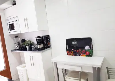 Una cocina o zona de cocina en Hervas Centro Apartamento IDEAL FAMILIAS 6 adultos y 2 niños-
