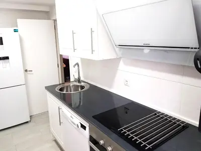 Una cocina o zona de cocina en Hervas Centro Apartamento IDEAL FAMILIAS 6 adultos y 2 niños-