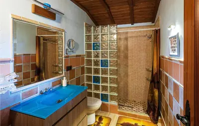 Un baño de Casita De Campo En Cáceres