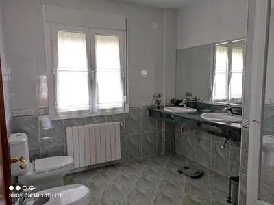 Un baño de Rucanon 1 La casa del pueblo 4 Estrellas
