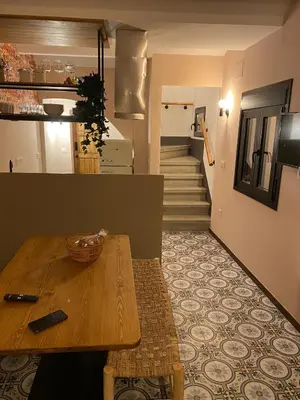 Una televisión o centro de entretenimiento en La Corredera