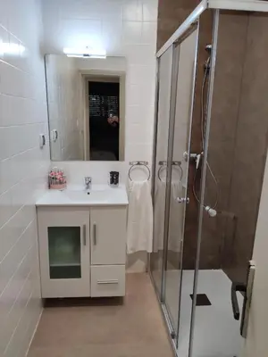 Un baño de Casa El Callejo de La Fregeneda