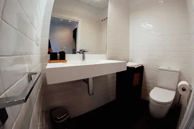 Un baño de Apartamentos Plaza de España 6