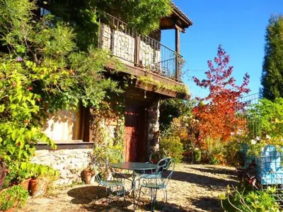 Jardín al aire libre en Jardines del Robledo-Albar