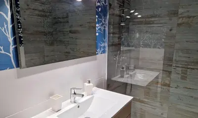 Un baño de Finca Axarquía de Gredos
